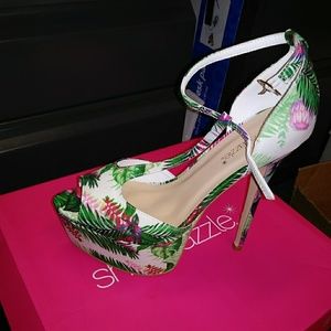 Ladies shoes